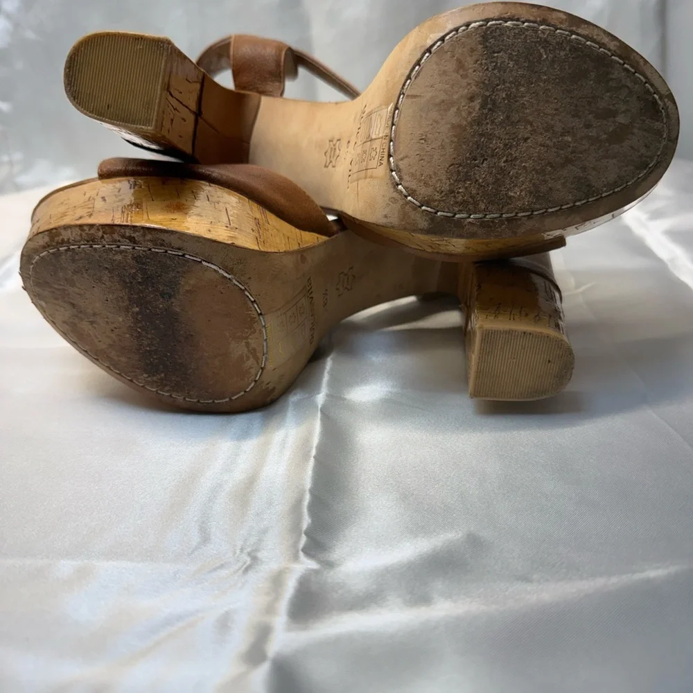 Rocker Chic Dolce Vita Platform T Strap Sandals Baddie Brn Leather & Cork Heel